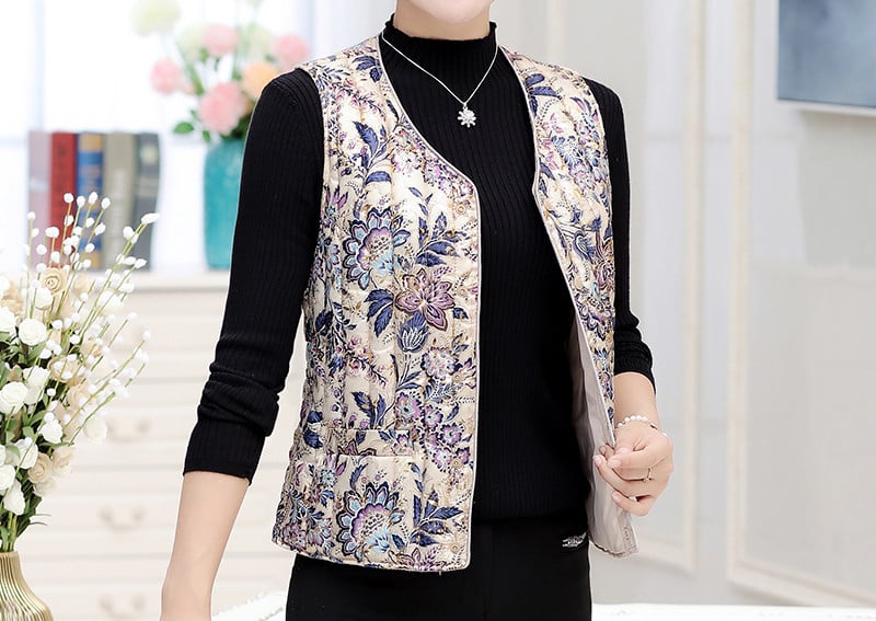 Lühike liibuv lillemustriga vest – suur