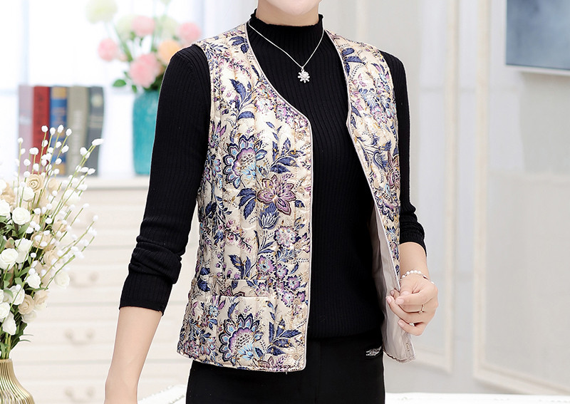 Lühike liibuv lillemustriga vest – suur