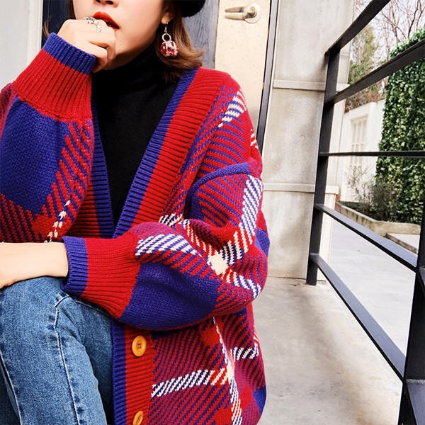 Modernus moteriškas ilgas platus megztinis su raštu