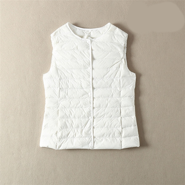 Vabaaja naiste vest ovaalse dekoltee ja taskutega