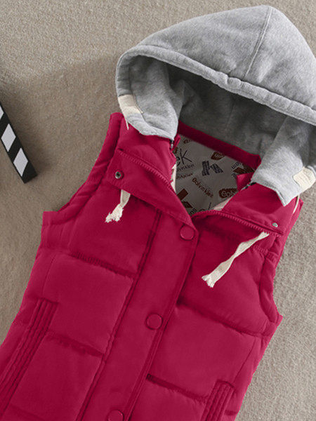 Moteriškas aksominės liemenės modelis su užtrauktuku