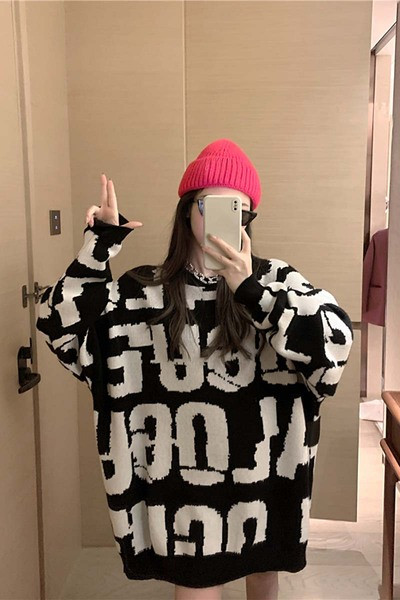 Moodne naiste pikk lai mustriga kampsun