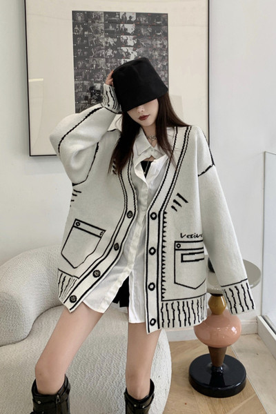 Praegune naiste pikk V-kaelusega kardigan lai mudel