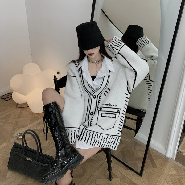 Praegune naiste pikk V-kaelusega kardigan lai mudel