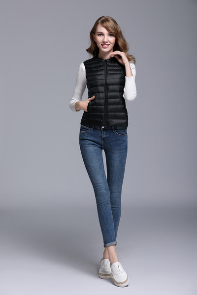 Moodne naiste vest luku ja ovaalse kaelusega