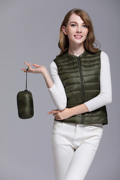 Moodne naiste vest luku ja ovaalse kaelusega