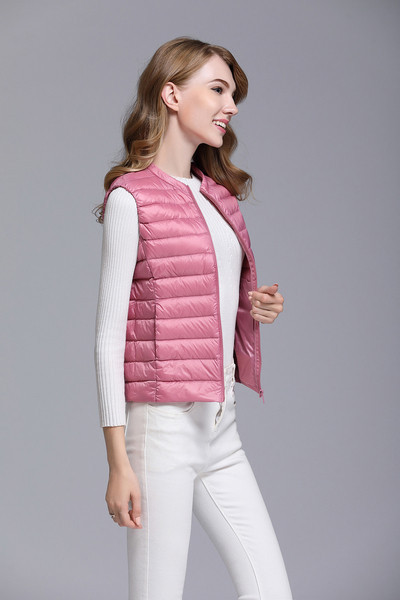 Moodne naiste vest luku ja ovaalse kaelusega