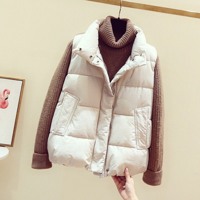 Kelių spalvų moteriška žieminė liemenė su didelėmis kišenėmis