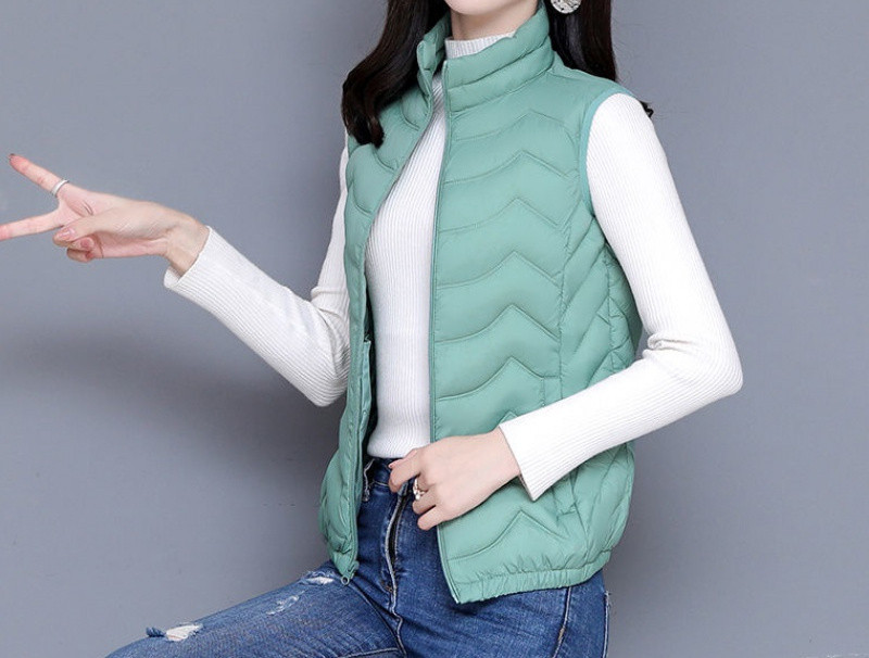 Naiste kerge lukuga vest