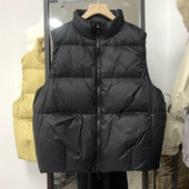 Vabaaja naiste vest luku ja kõrge kraega