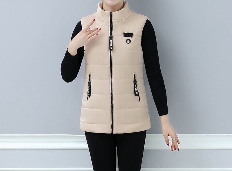 Naiste liibuv keskmise pikkusega tõmblukuga vest