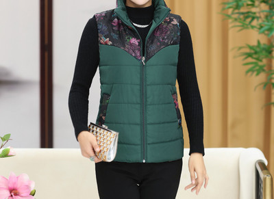 Uue mudeliga liibuv naiste vest kõrge krae ja lillemotiividega