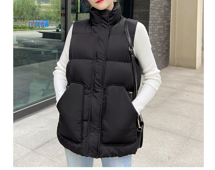 Tõmbluku ja nööpidega naistevest – kõrge kraega