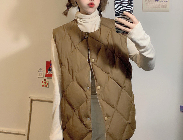 Vabaaja naiste vesti lai mudel