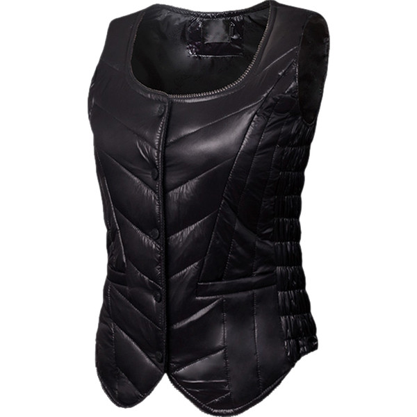 Prigludusi moteriška liemenė kvadratine iškirpte ir sagomis