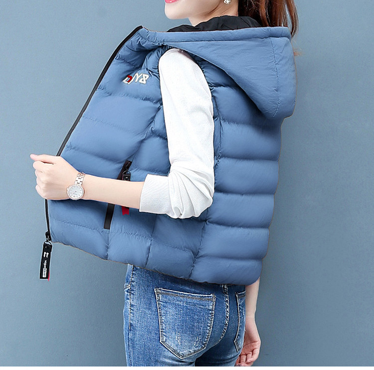 Naiste vabaaja vest kapuutsi ja taskuga