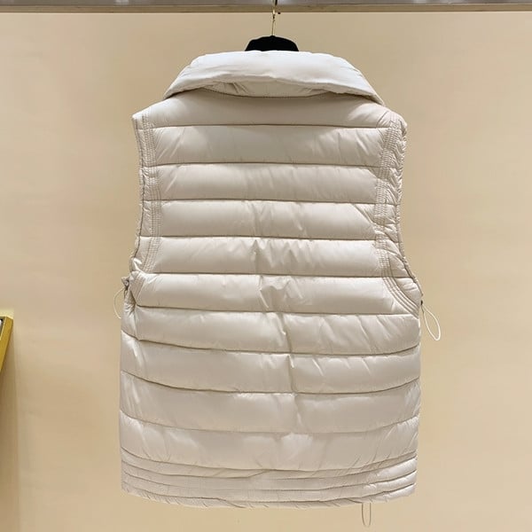 Naiste talvevest taskute ja kõrge kraega