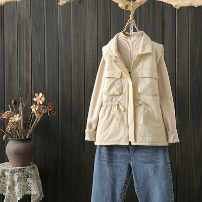 Laisvalaikiška moteriška liemenė su juosmens raiščiais ir užtrauktuku