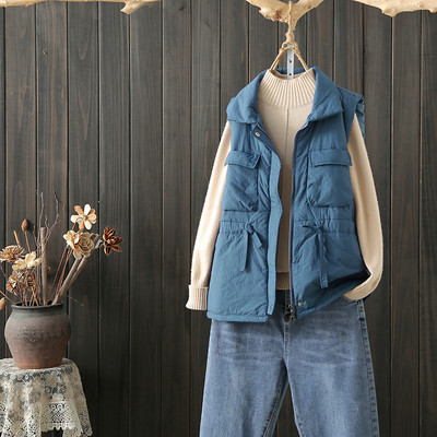 Laisvalaikiška moteriška liemenė su juosmens raiščiais ir užtrauktuku