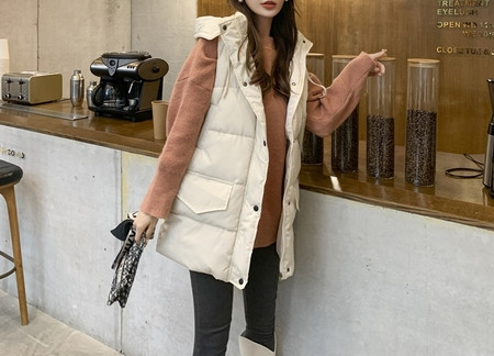 Naiste talvine lai ja pikk kapuutsiga vest