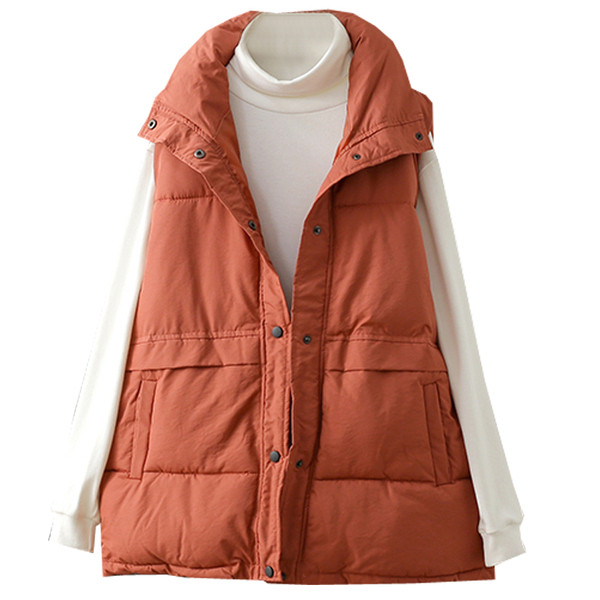 Nööpide ja kõrge kraega naiste vest