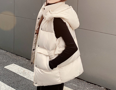 Moteriška liemenė su gobtuvu, kišenėmis ir dydžiais iki 3XL