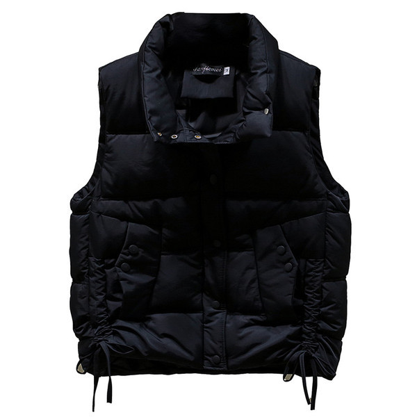 Įprastas moteriškas liemenės modelis su kaklaraiščiais ir sagomis