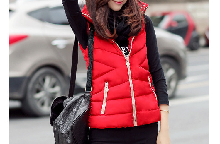 Moodne naiste talvevest kapuutsiga