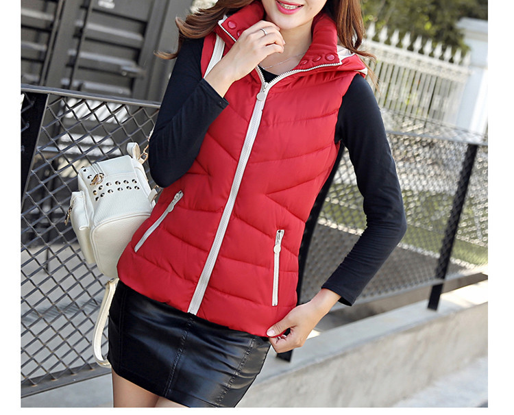 Moodne naiste talvevest kapuutsiga