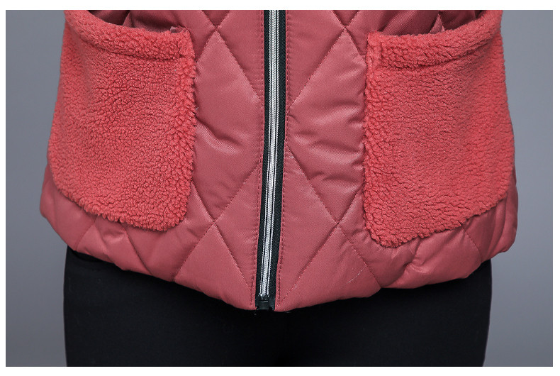 Moteriška rudens-žiemos liemenė su šiltu pamušalu ir užtrauktuku