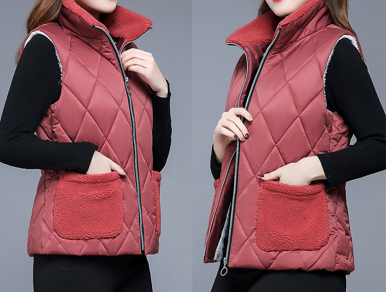 Moteriška rudens-žiemos liemenė su šiltu pamušalu ir užtrauktuku