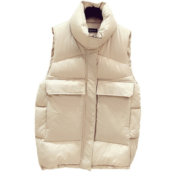 Široki model ženskog zimskog prsluka sa džepovima