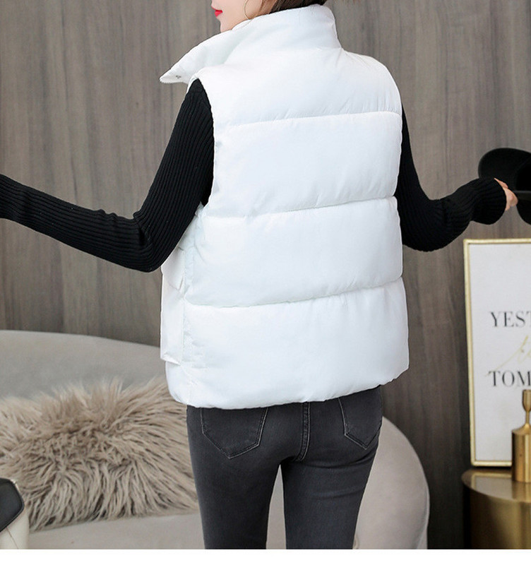 Naujas kasdienės moteriškos liemenės modelis su kvadratinėmis kišenėmis