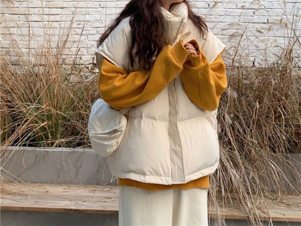 Naiste vesti lai kõrge kraega mudel