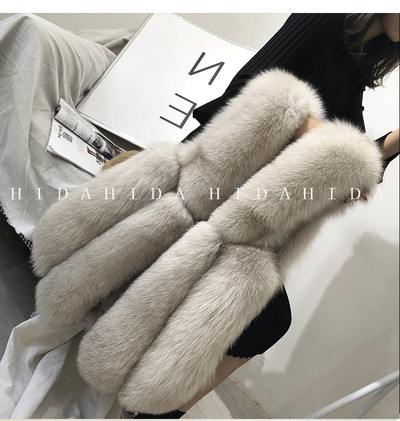 Moteriška pūkinė liemenė standartinio ilgio ir V formos apykakle