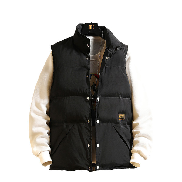 Naiste lai nööpide ja kõrge kraega vest