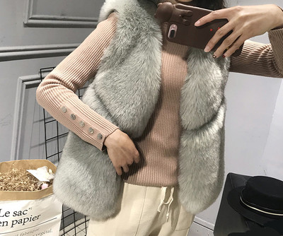 Dabartinė moteriška pūkinė liemenė iki 2XL dydžių