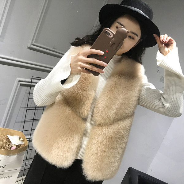 Dabartinė moteriška pūkinė liemenė iki 2XL dydžių