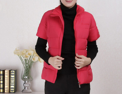 Naujas moteriškos vilnos liemenės modelis su aukšta polo apykakle