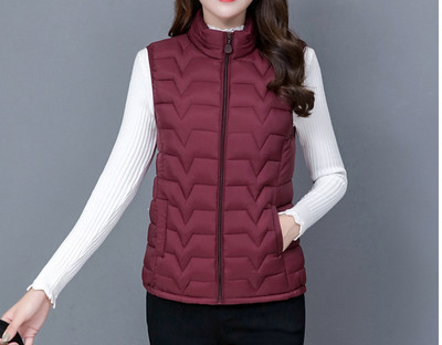 Naiste vabaaja vest polo krae ja taskutega