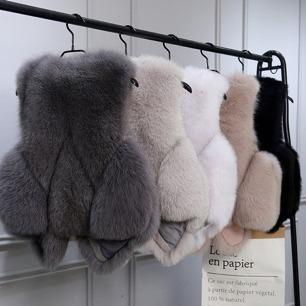 Naiste sulevest V-kujulise kraega ja suurustega kuni 2XL