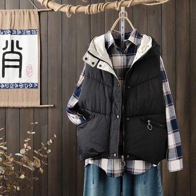 Moodne naiste talvevest kapuutsiga