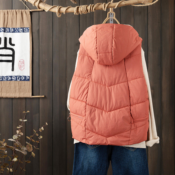 Moodne naiste talvevest kapuutsiga