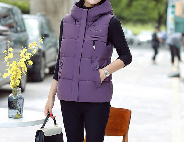 Uus mudel igapäevase kapuutsiga ja taskutega naistevest