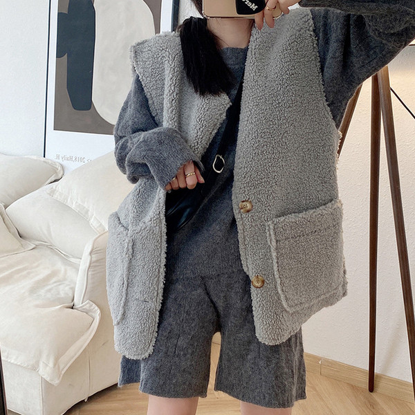 Naiste nööpidega sulevest