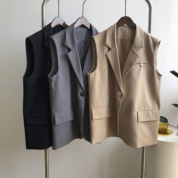 Naiste tekstiilist vest klassikalise kraega