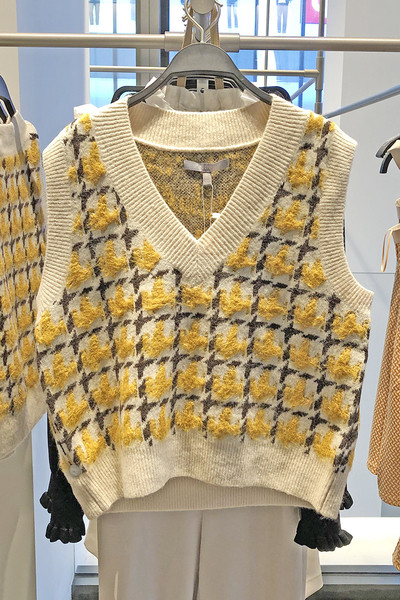 Vesta casual dama tricotata cu decolteu in V