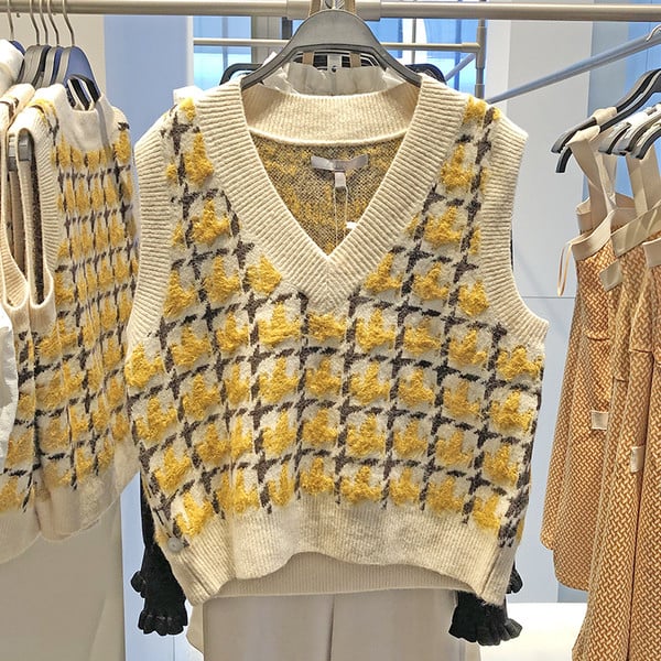 Vesta casual dama tricotata cu decolteu in V