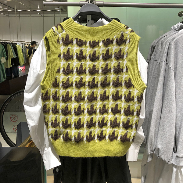 Vesta casual dama tricotata cu decolteu in V