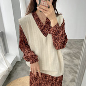 Ženski pleteni prsluk sa špic izrezom